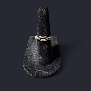 Silver Tone Infinity Wave Ring - Size 5